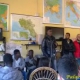 Profughi, studenti in visita al centro di accoglienza