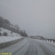 Nevicata in corso, caos al Laceno, auto finisce fuori strada