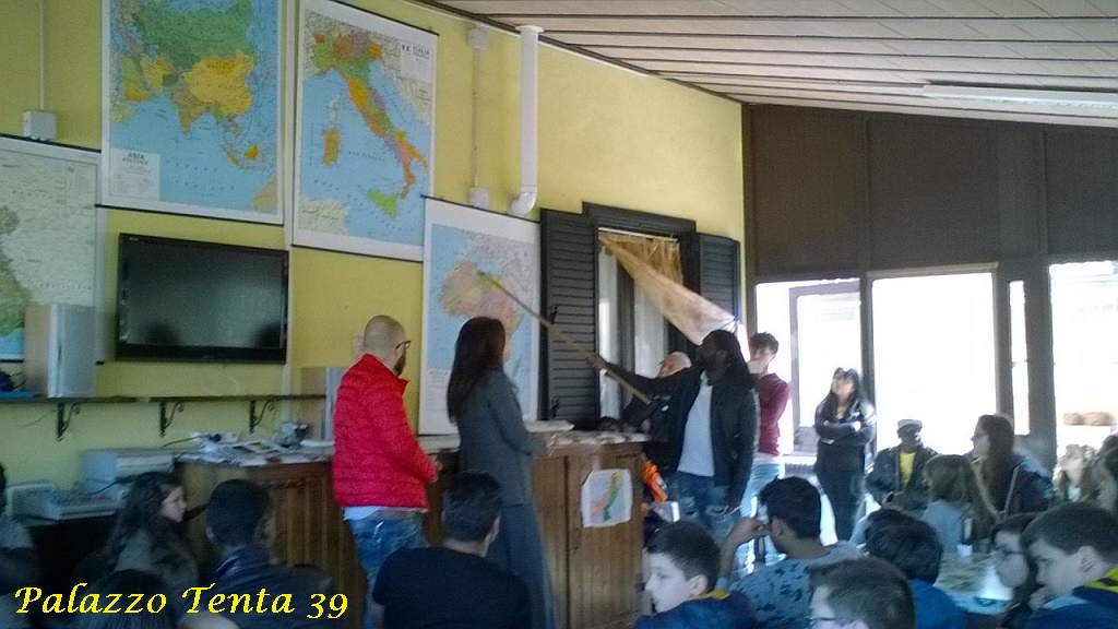 Alunni-Castelfranci-in-visita-Centro-Accoglienza-Paternopoli-2