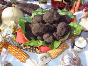 Bagnoli-Irpino-tartufo-nero-funghi-e-formaggi-locali