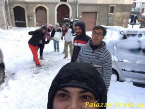 emergenza-ghiaccio-bagnoli-soccorso-gruppo-giovani-07-01-2017